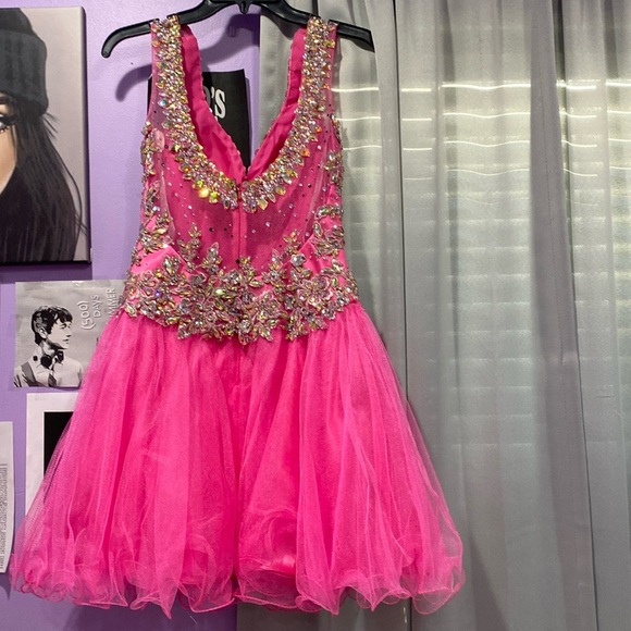 Tony Bowls Dress 2 - Picture 4 of 5